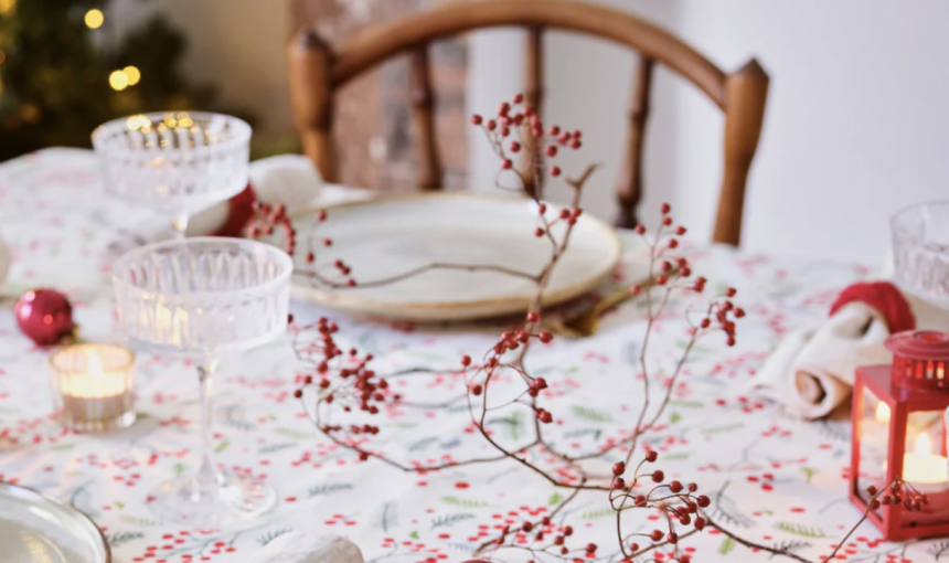 The perfect tablecloth for your party table can be found in our e-shop