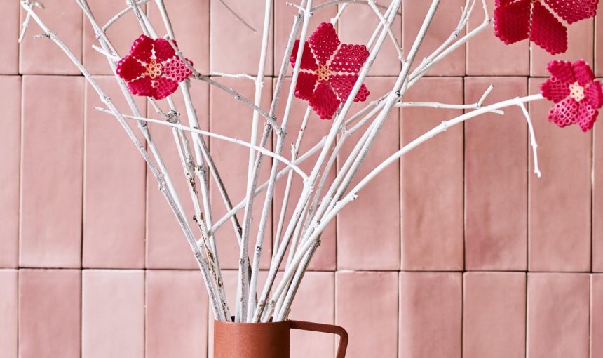 DIY: a bouquet of flowers in ironing pearls