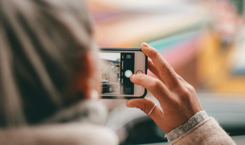 The Belgian psychiatrist who is a hit on Tik Tok