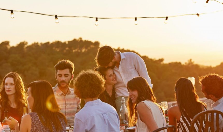 How to make your vacation with grandiose friends?