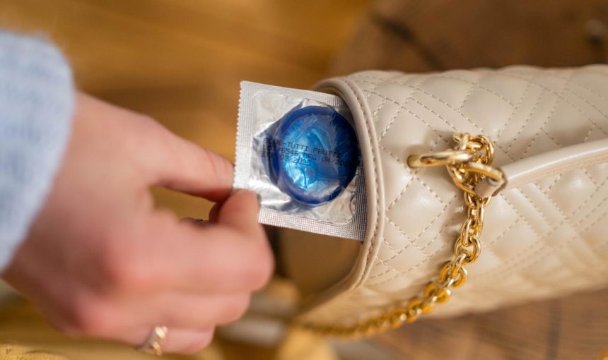 3 nice ways of giving condoms to her teenager