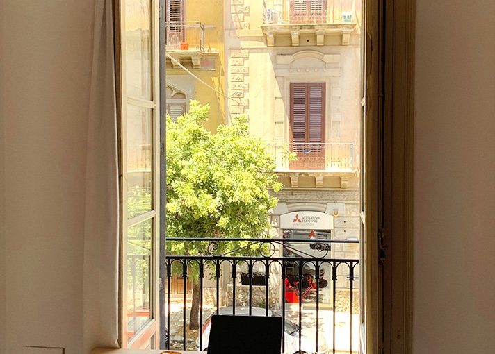 11 Cons of Being a Digital Nomad: The Highs & Lows